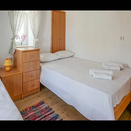 Istros Small House *